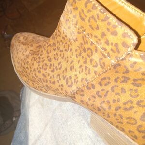 Lepord shoes